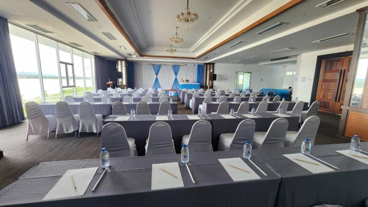 Blu Hotel Nakhon Phanom Exterior foto